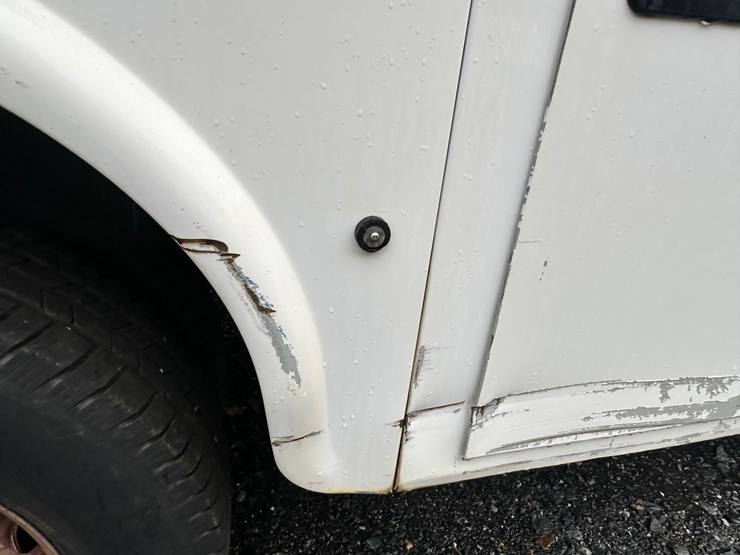 2015-ford-f350-xl-image-16