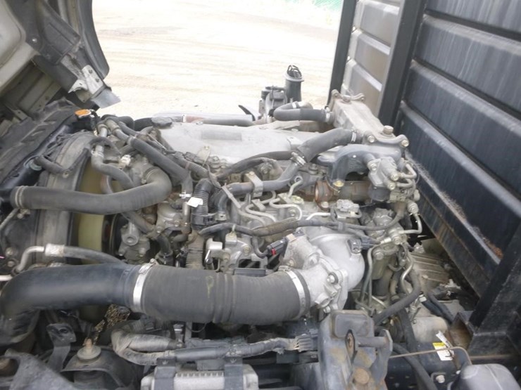 2018-isuzu-nrr-image-18