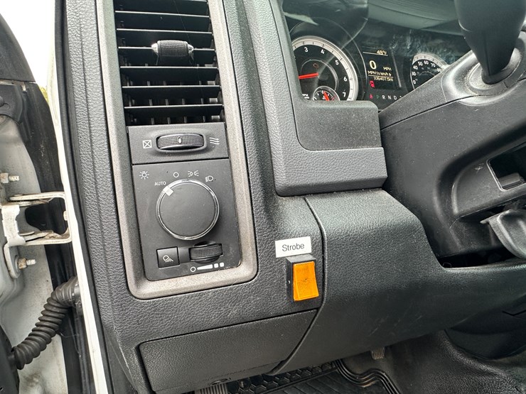 2015-dodge-ram-1500-image-76