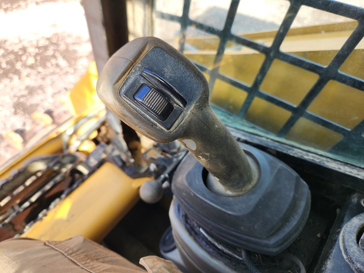 caterpillar-257-image-14