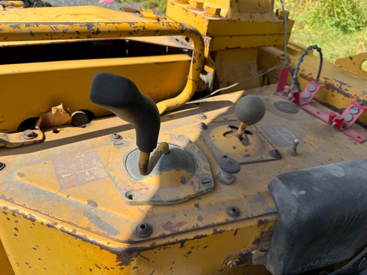 caterpillar-d8n-image-13