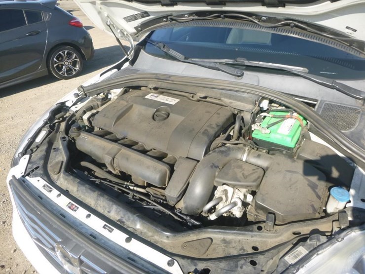 2014-volvo-xc60-image-12