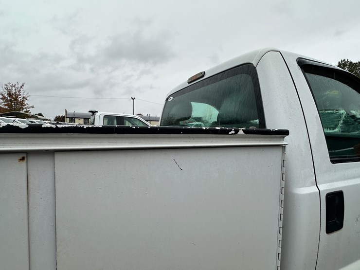 2012-ford-f250-xl-image-19