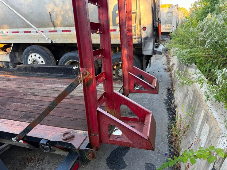 2011-towmaster-t16d-image-5