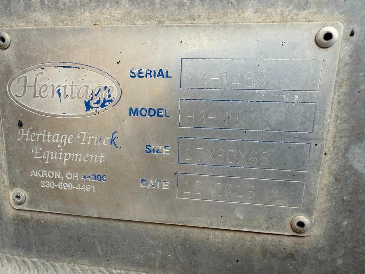 2017-peterbilt-567-image-8