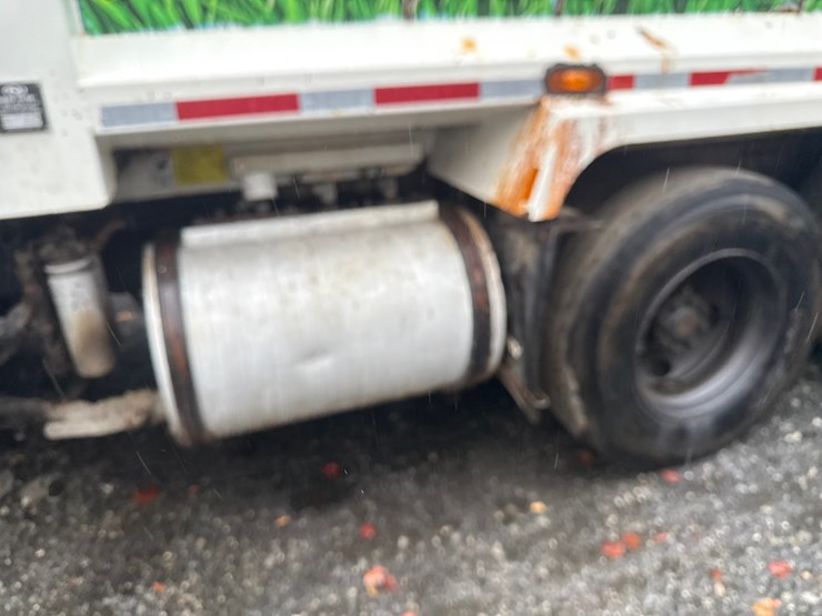 2012-autocar-acx64-image-17