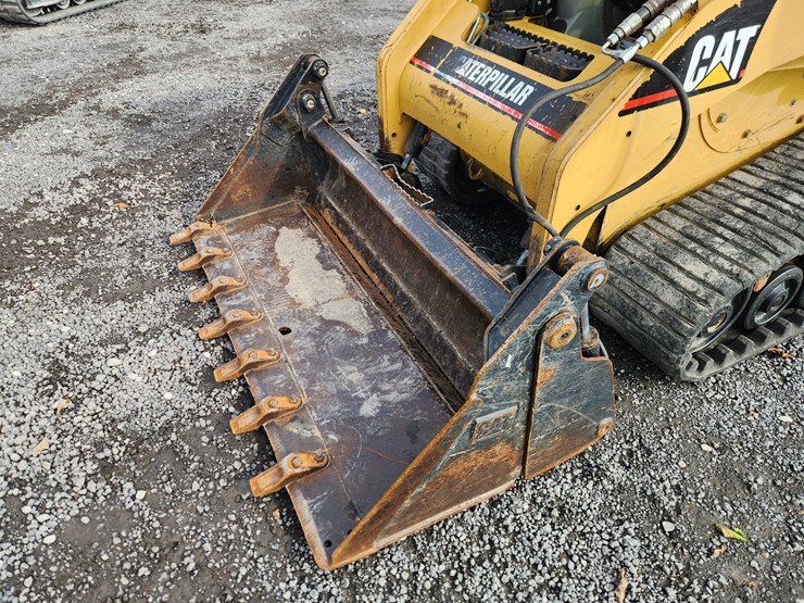 caterpillar-257-image-3