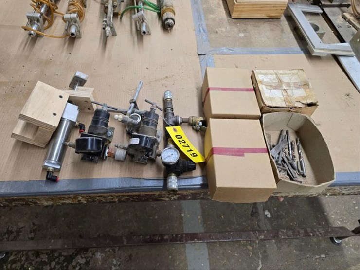 #2719-•-regulators,-screws,-&-bits-image-1