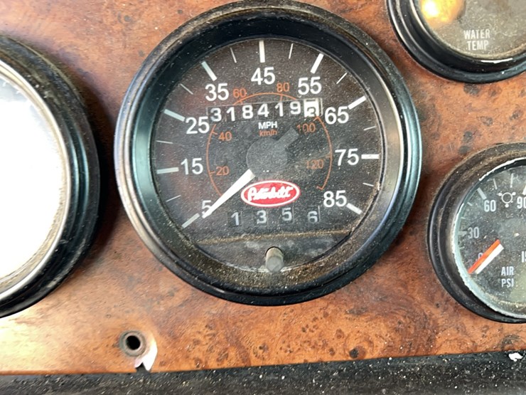 2003-peterbilt-378-image-14