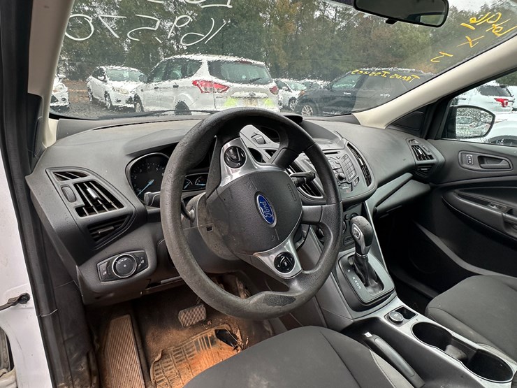 2015-ford-escape-image-21