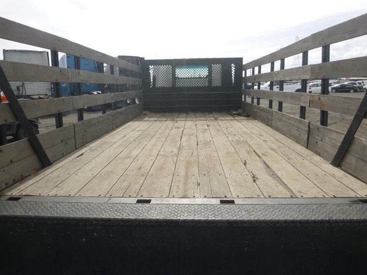 2018-isuzu-nrr-image-10