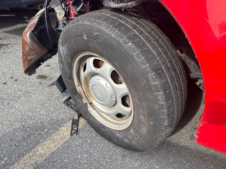 2015-ford-f150-xl-image-8