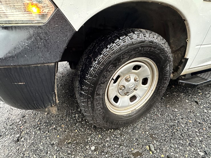 2015-dodge-ram-1500-image-32