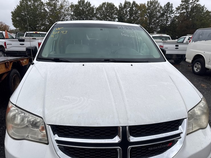 2014-dodge-caravan-image-2