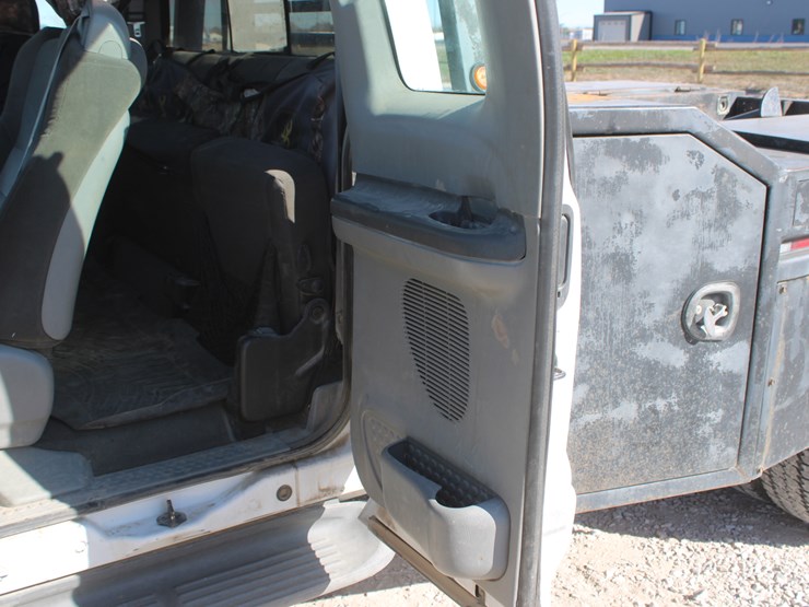 2002-ford-f450-xlt-image-32