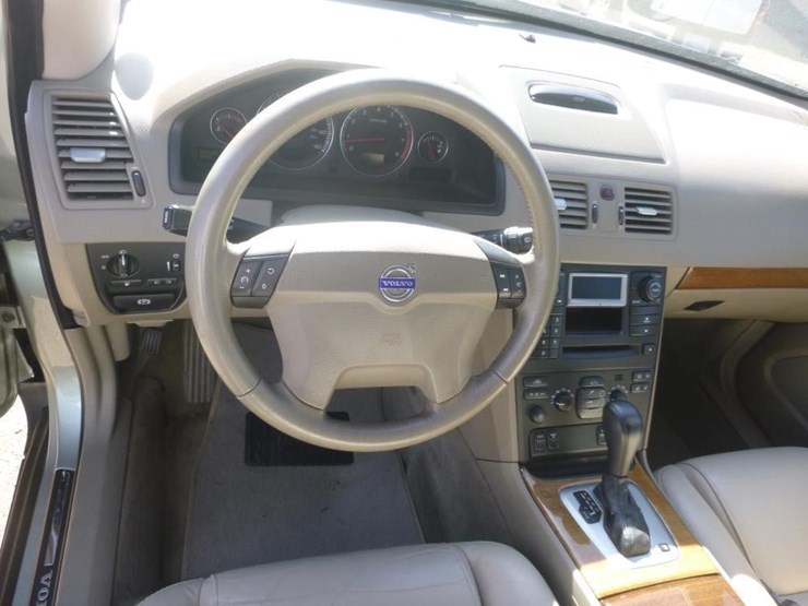 2005-volvo-xc90-image-11