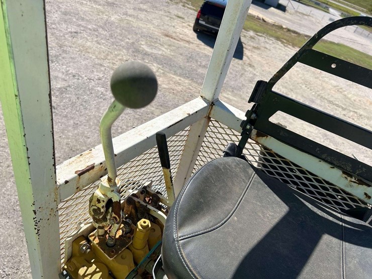 2017-peterbilt-348-image-22