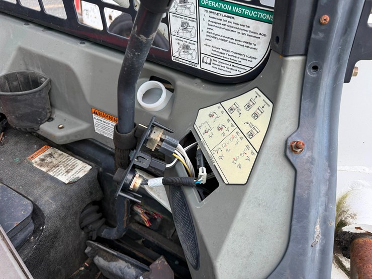 2016-bobcat-s650-image-11