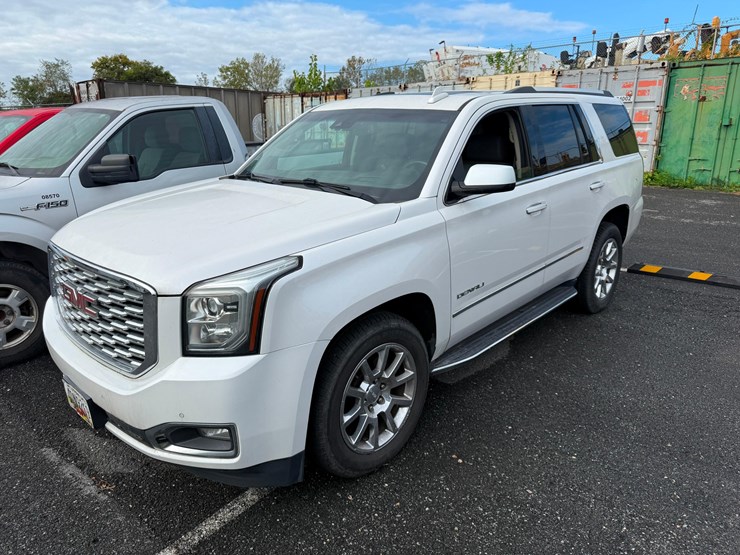 2019-gmc-yukon-denali-image-1