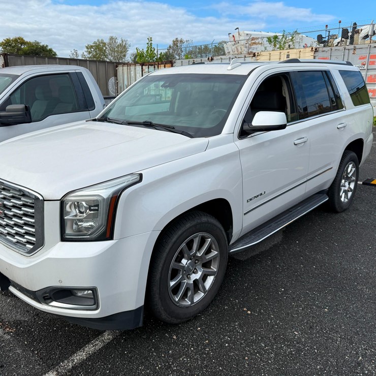 2019 GMC YUKON DENALI