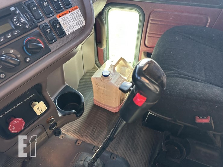 2014-peterbilt-386-image-23