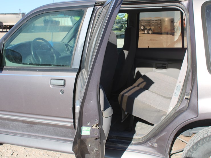 1996-ford-explorer-xlt-image-23