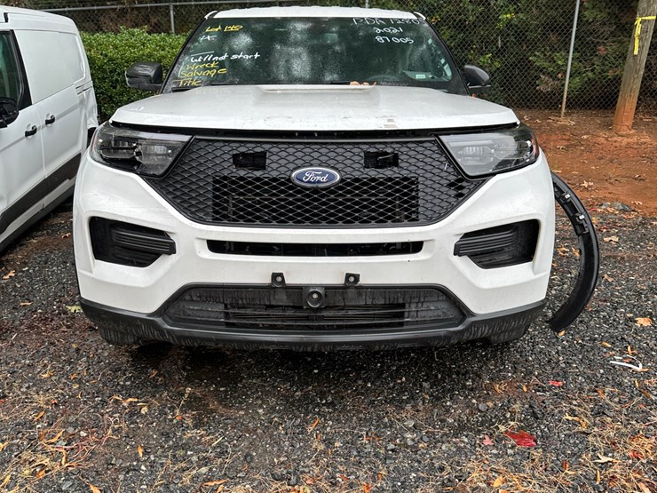 2021-ford-explorer-image-14
