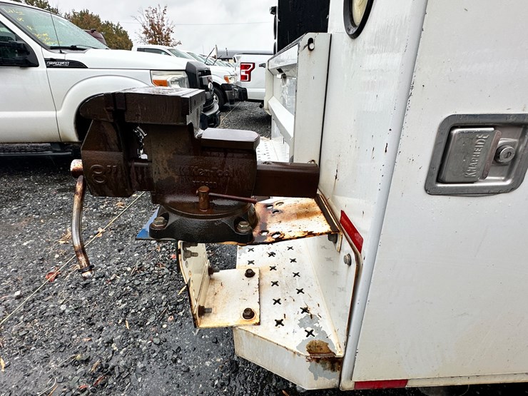 2012-ford-f250-xl-image-7