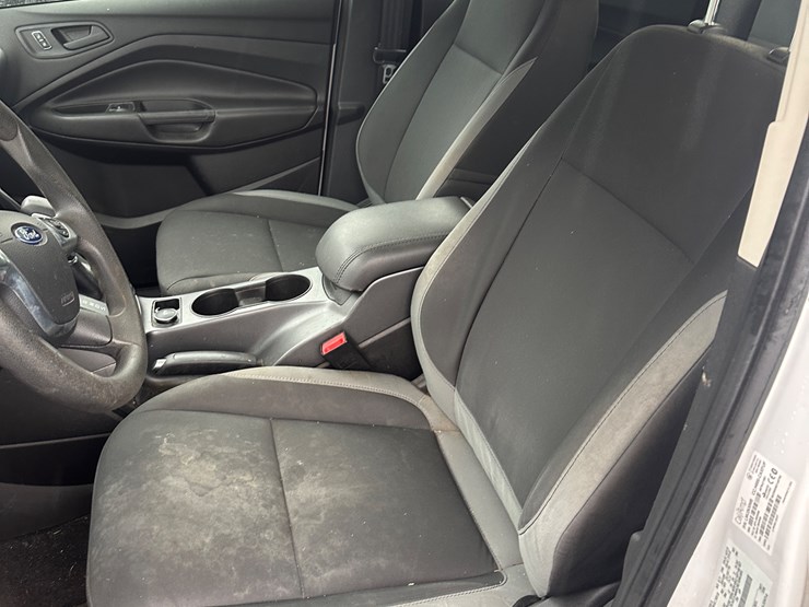 2015-ford-escape-image-18