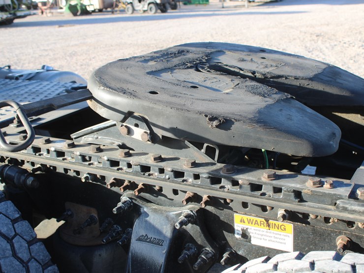 2016-freightliner-cascadia-125-image-18