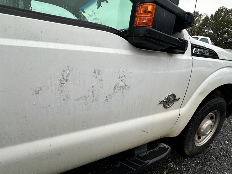 2012-ford-f250-xl-image-25