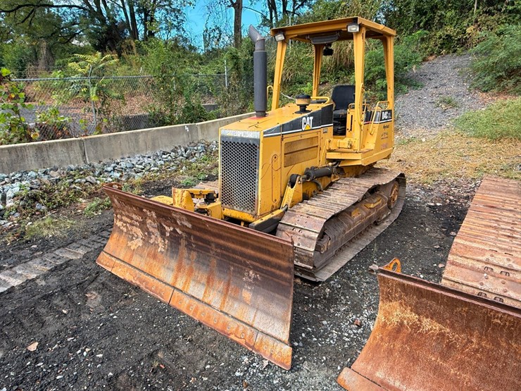 caterpillar-d4c-xl-image-1
