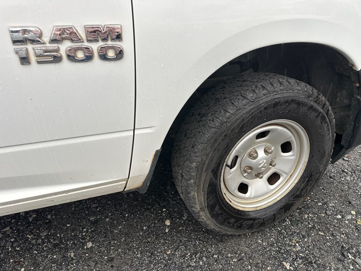 2015-dodge-ram-1500-image-16