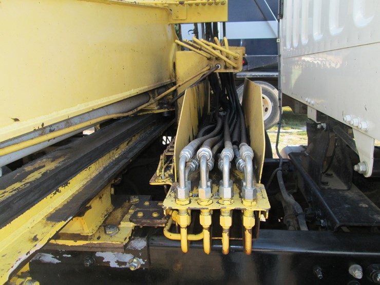 2016-freightliner-108sd-image-24