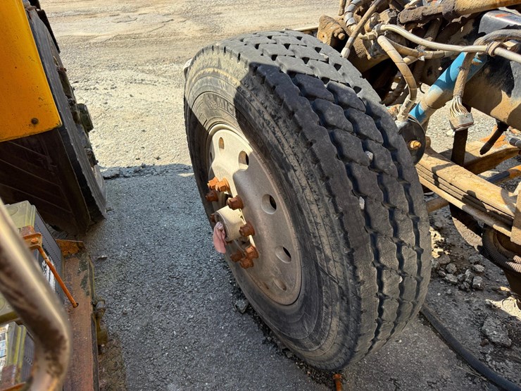 1997-peterbilt-378-image-12