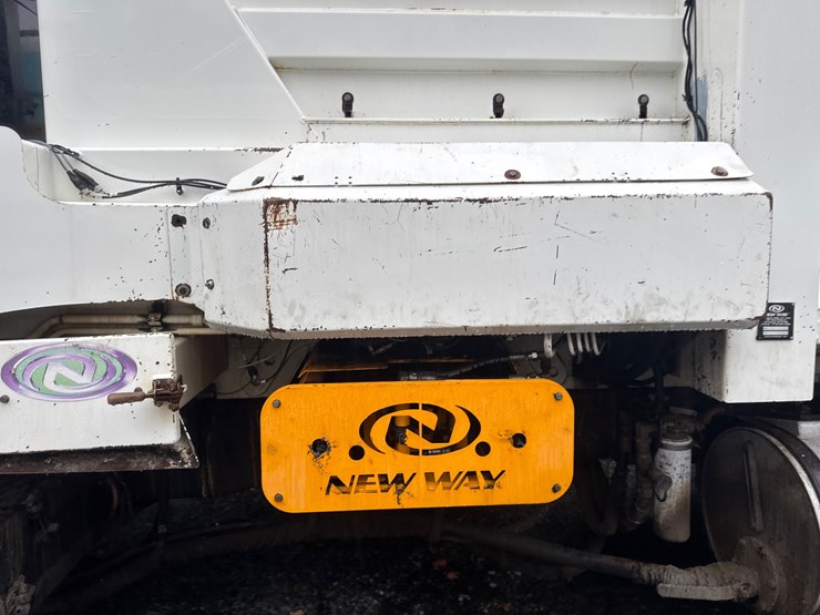 2012-autocar-acx64-image-14