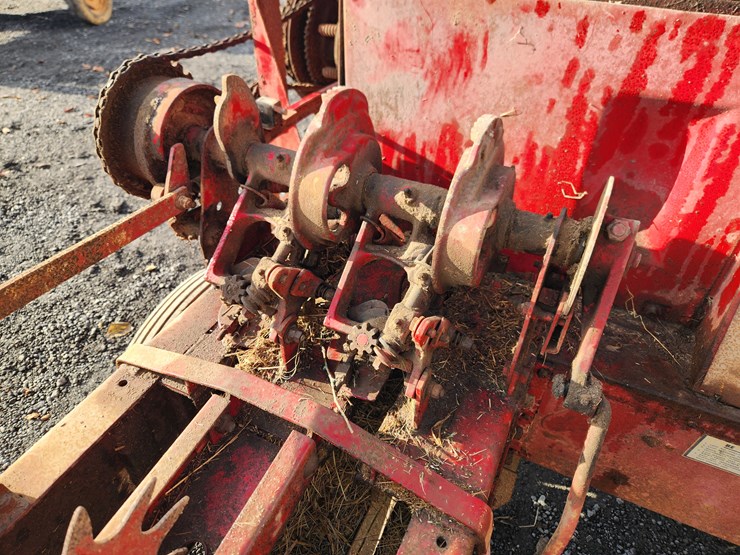 new-holland-271-image-4