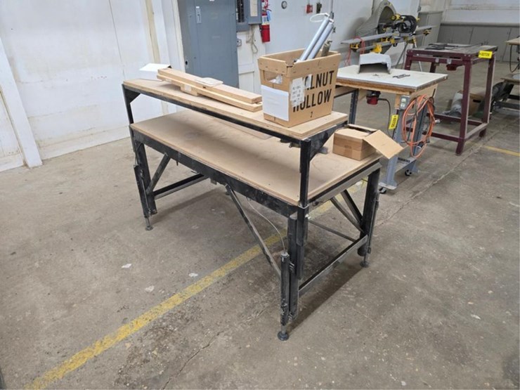 #2724-•-5'-x-32"-work-bench-w/-router-bits-image-3