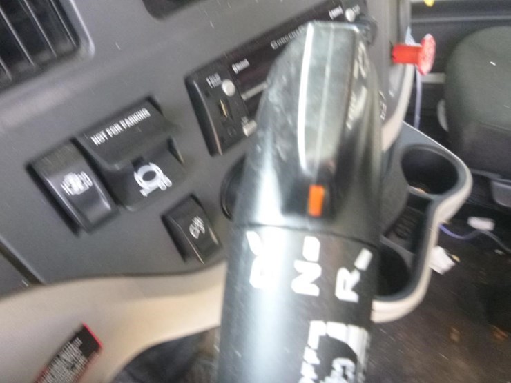 2024-peterbilt-579-image-20