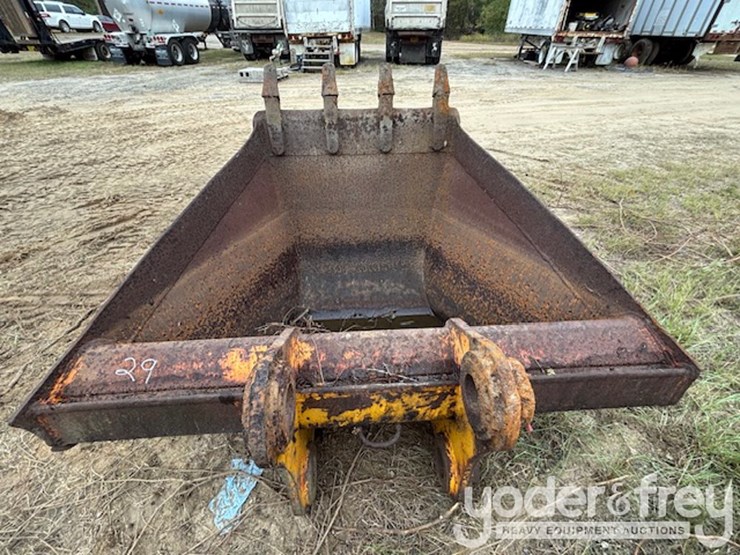 36"-trapezoid-bucket-3-1/2"-pin-to-suit-excavator-image-1