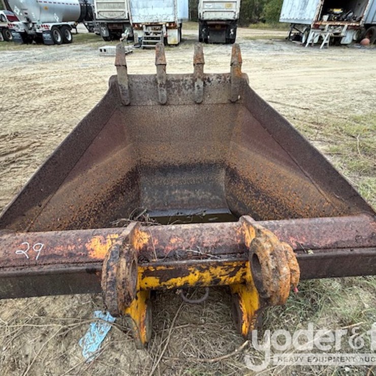36" Trapezoid Bucket 3 1/2" Pin to suit Excavator