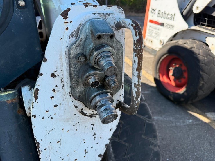 2016-bobcat-s650-image-8