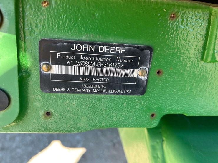 2011-john-deere-5085-70hp-utility-tractor-image-5