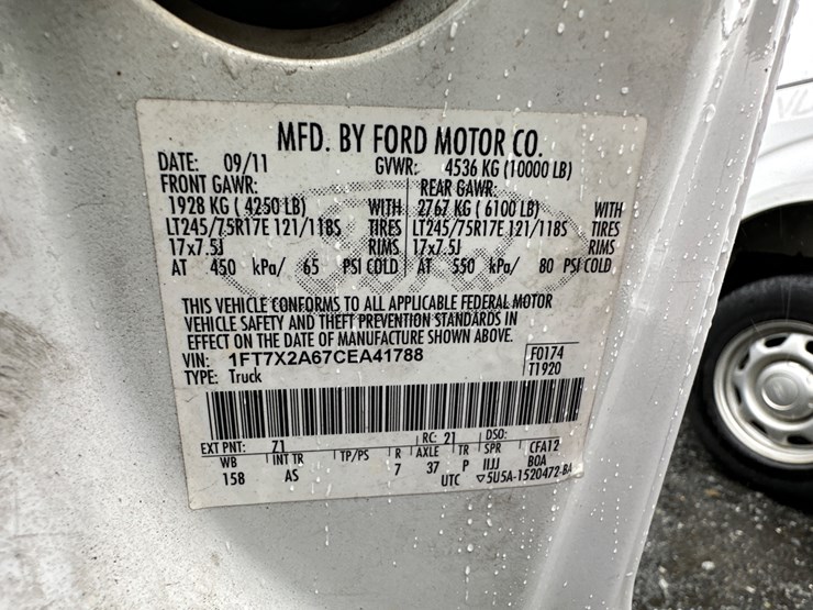 2012-ford-f250-xl-image-76