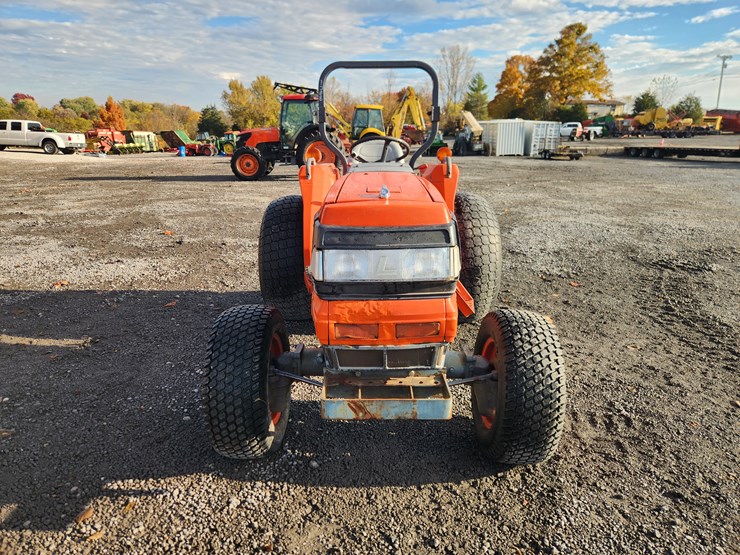 kubota-l4310-image-2