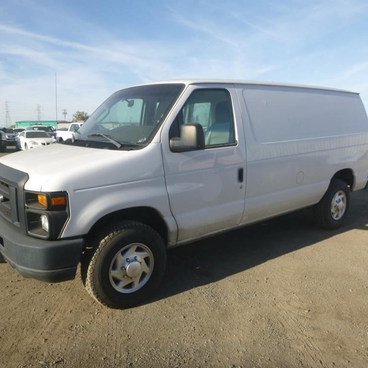 2009 FORD E250