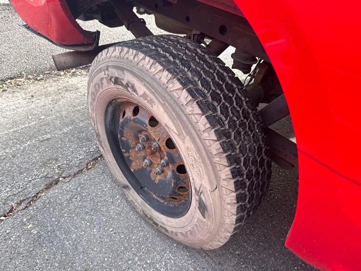 2015-ford-f150-xl-image-10