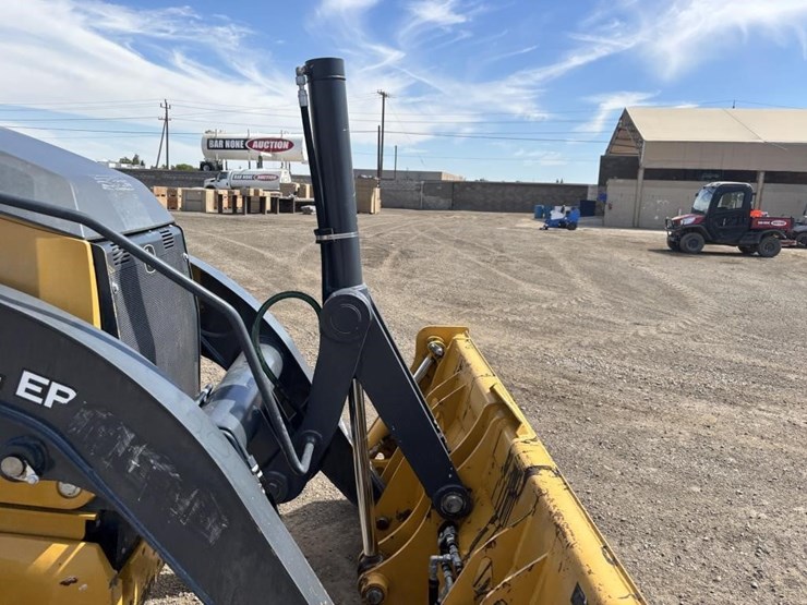 2020-deere-310l-ep-image-15