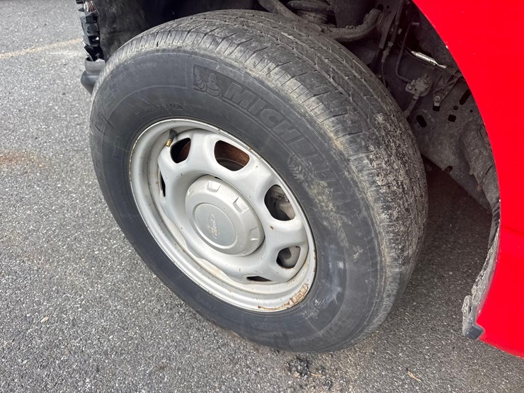 2022-ford-f150-xl-image-7