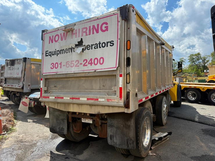 2018-peterbilt-567-image-3